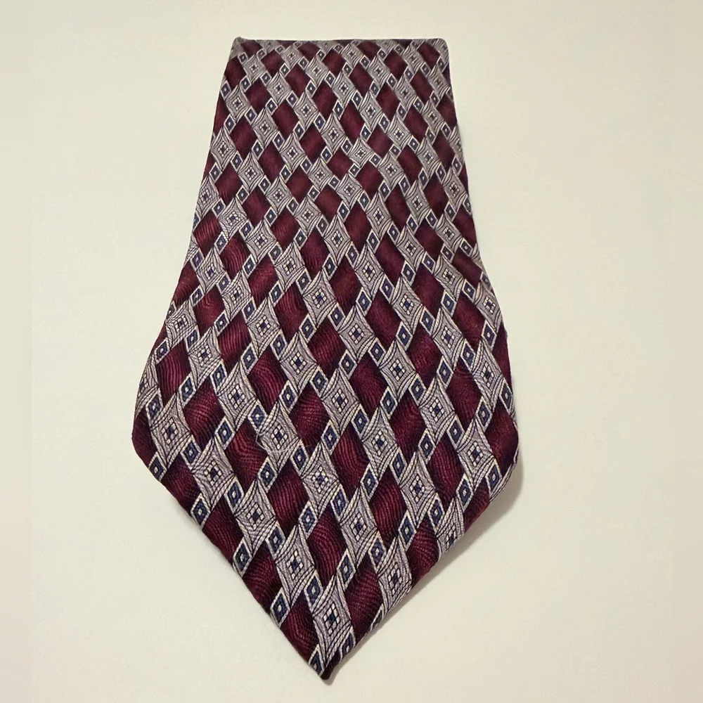 Roundtree & Yorke details brand